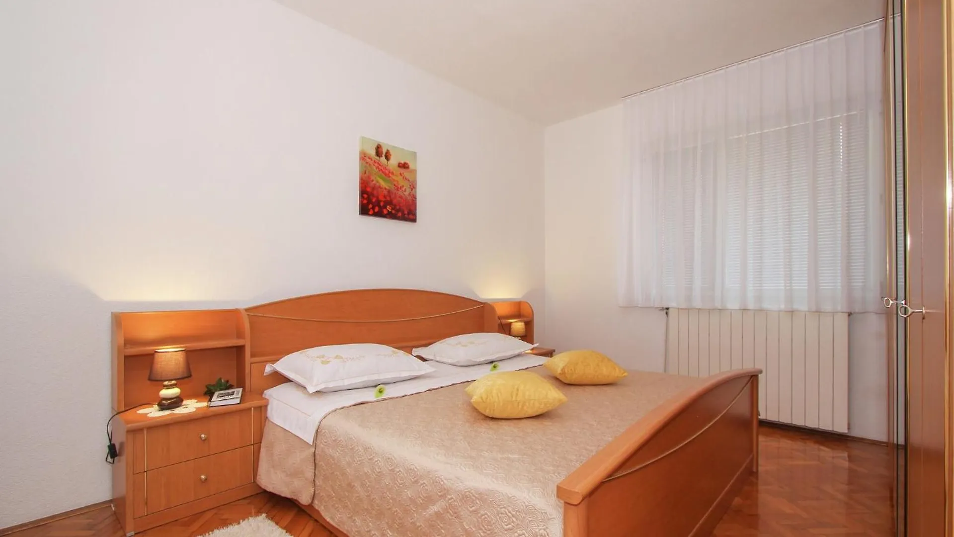 Boutique Apartment With Garden In Traù