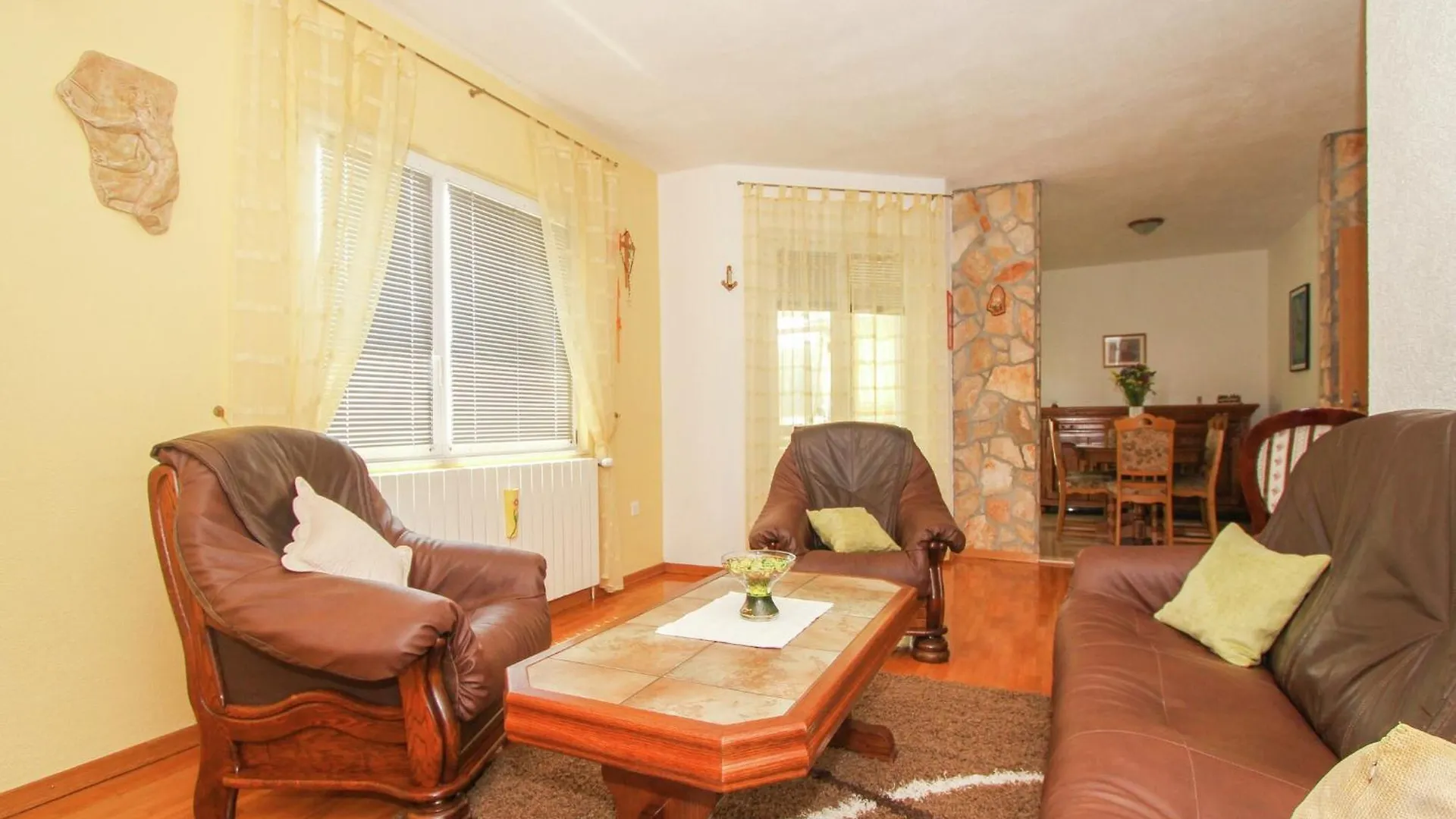 Boutique Apartment With Garden In Traù
