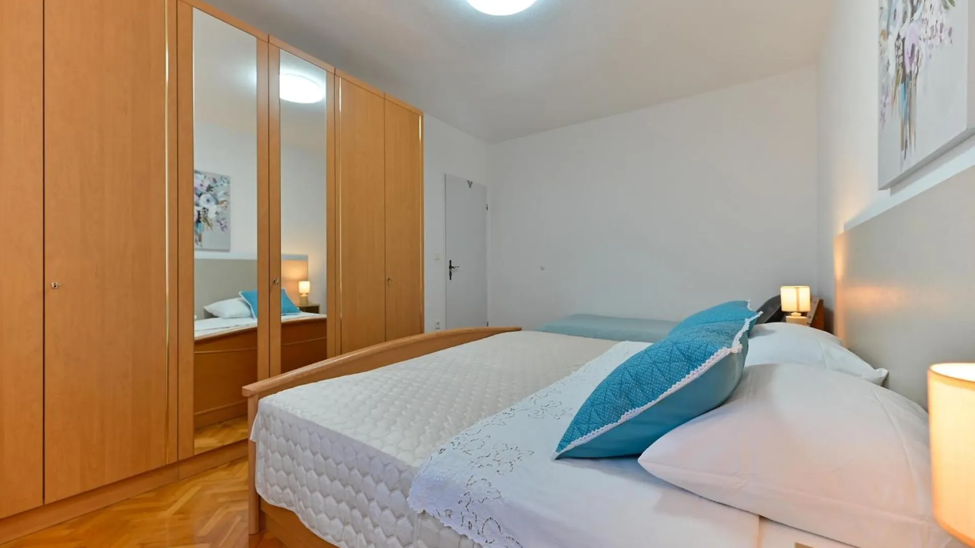 Boutique Apartment With Garden In Traù