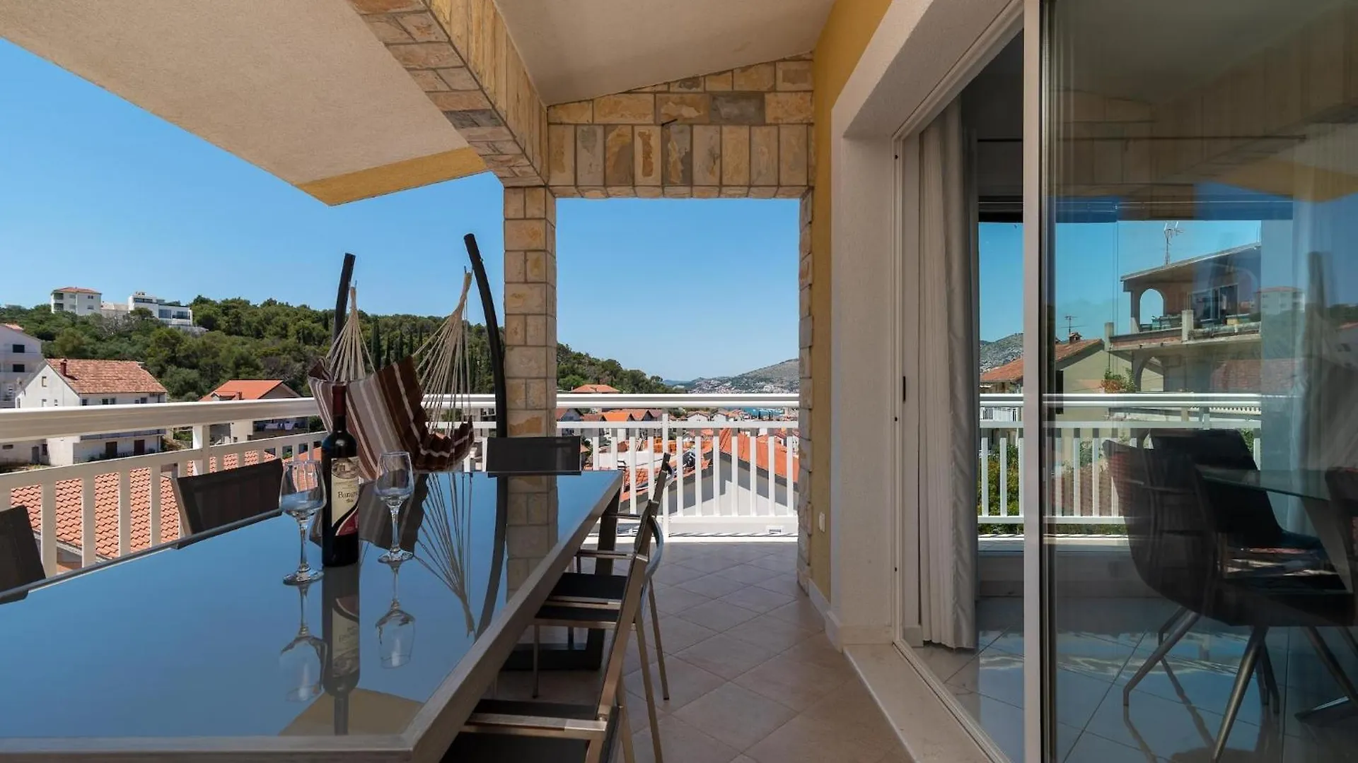 Boutique Apartment With Garden In Traù