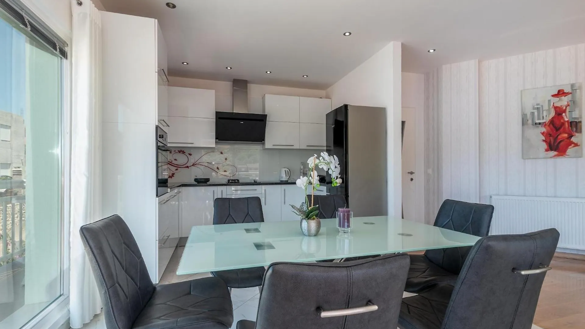 Boutique Apartment With Garden In Traù