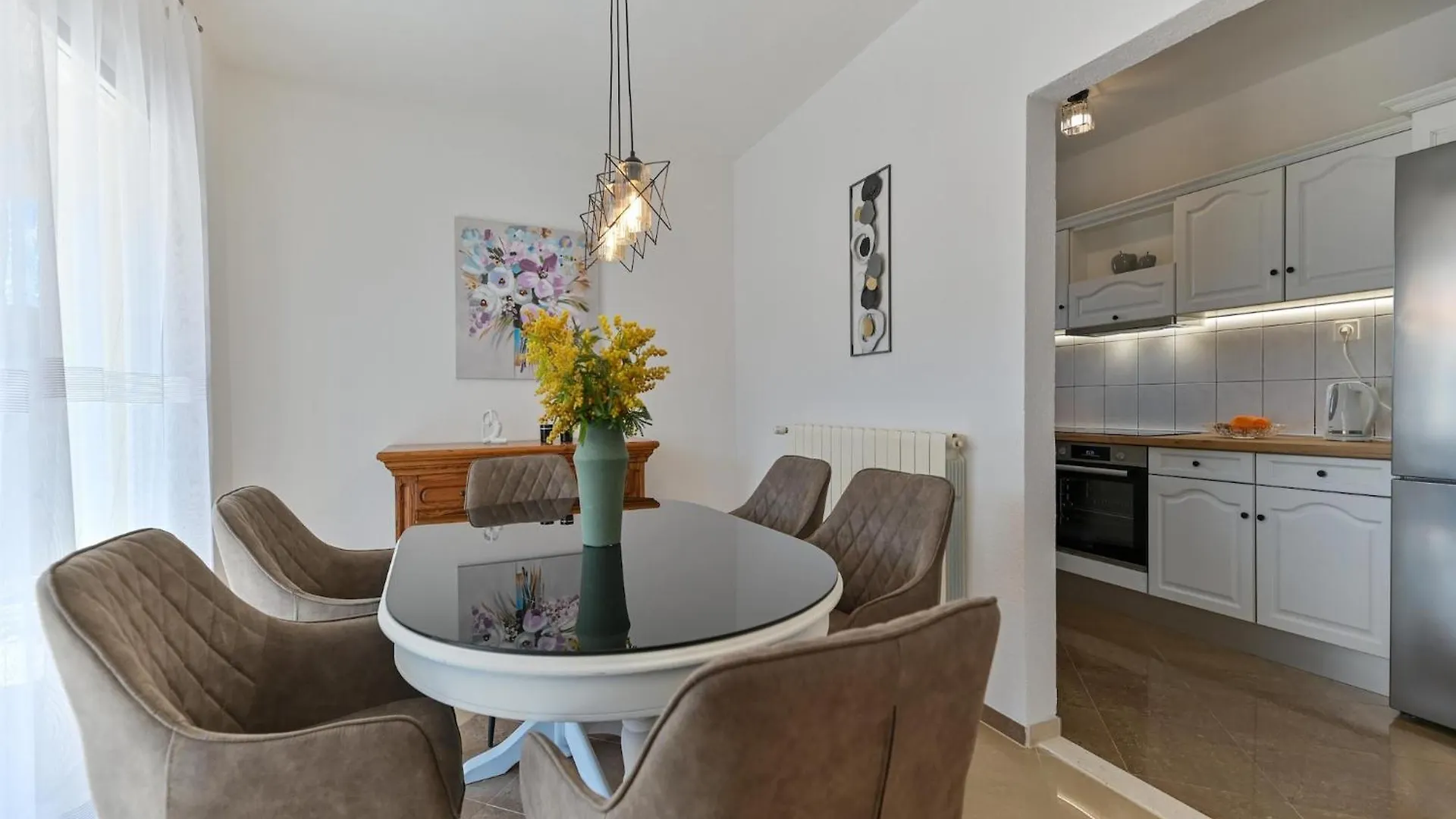 Boutique Apartment With Garden In Traù