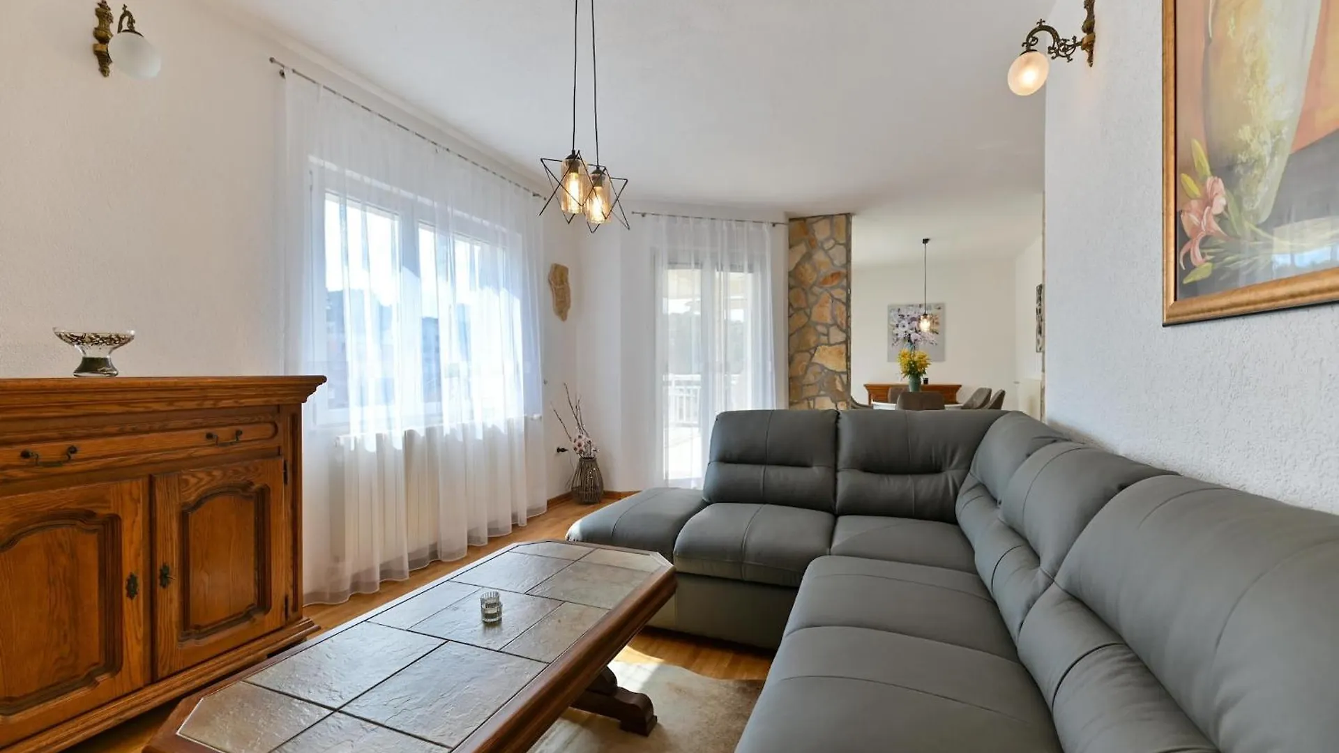 Boutique Apartment With Garden In Traù Croazia